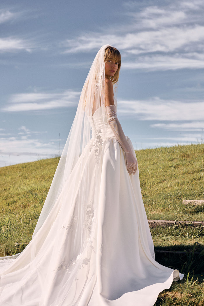ARIA VEIL
