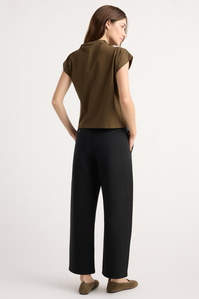 Renée | Chase Stretch-Waist Scuba Barrel-Leg Pant in Size Small