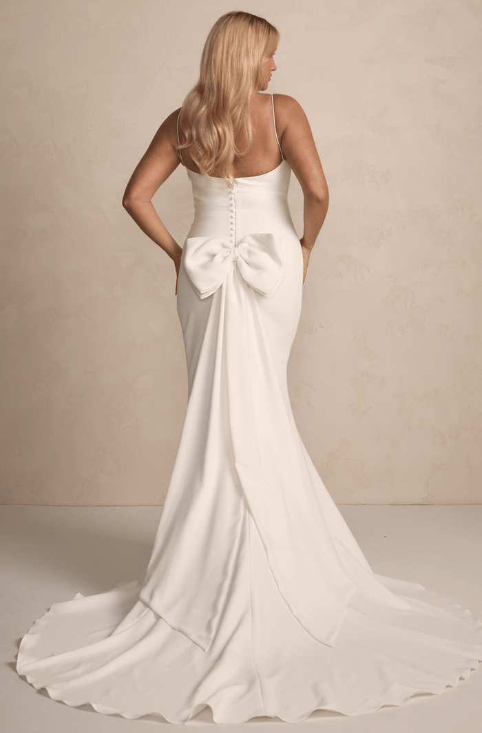 DETACHABLE CREPE BOW