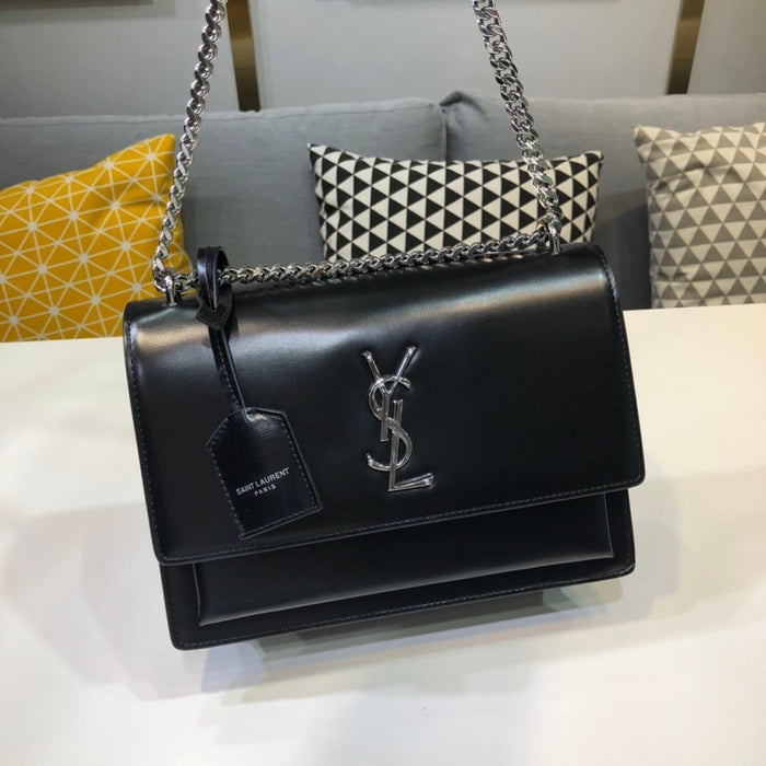 22 x 16 x 8 cm / Black