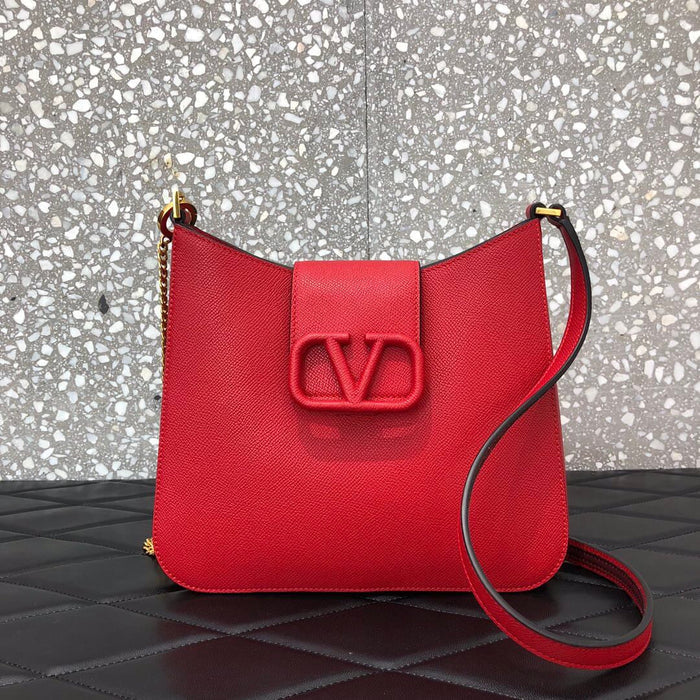 9.5 x 8.5 x 2.6 inches / Red
