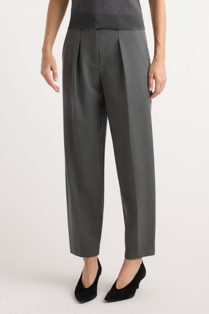 Renée | Francine Pleated Suiting Carrot-Leg Pant in Size Small