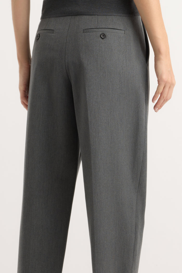 Renée | Francine Pleated Suiting Carrot-Leg Pant in Size Small