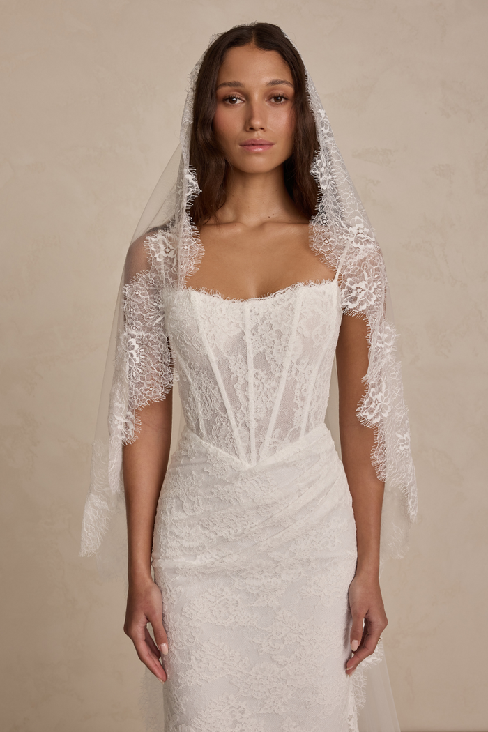 HELENA VEIL