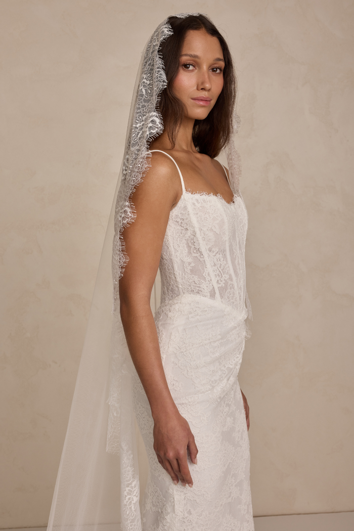 HELENA VEIL