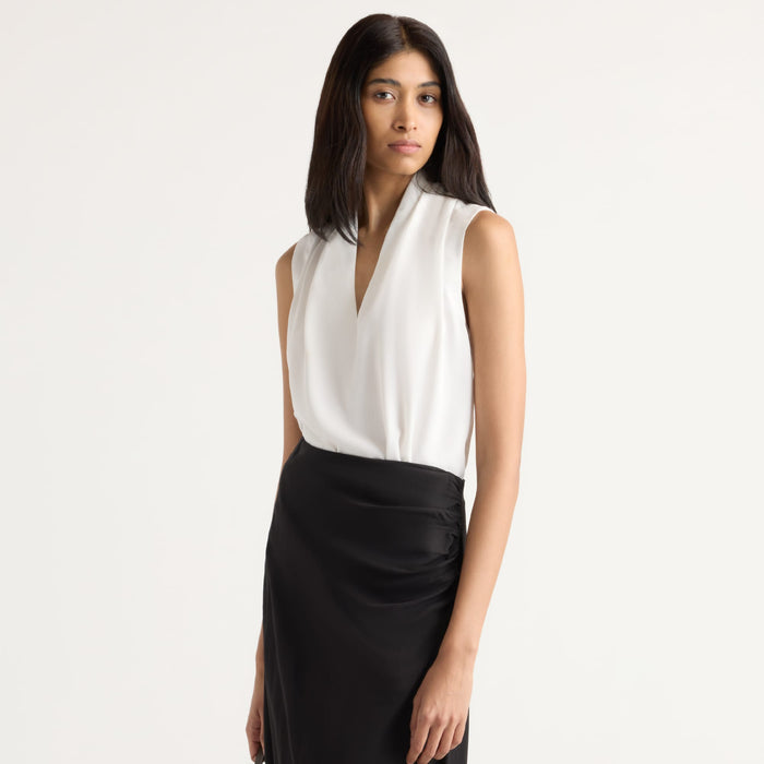 Arya | Jae V-Neck Sleeveless Blouse in Size Small