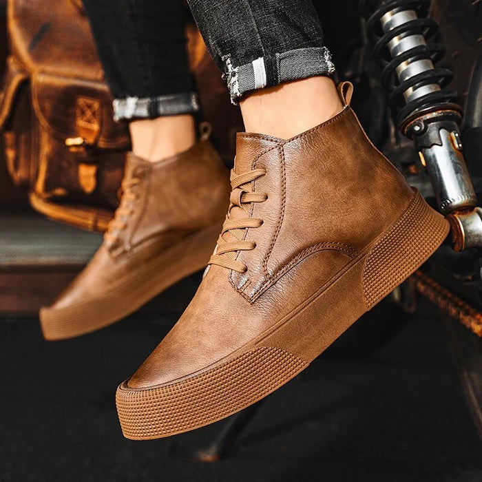 Lace-Up Boots Men Robust Durable Design with Timeless Appeal