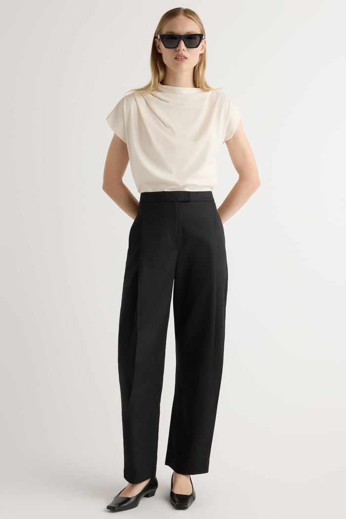 Jess | Lucia Tailored Barrel-Leg Pant in Size Small