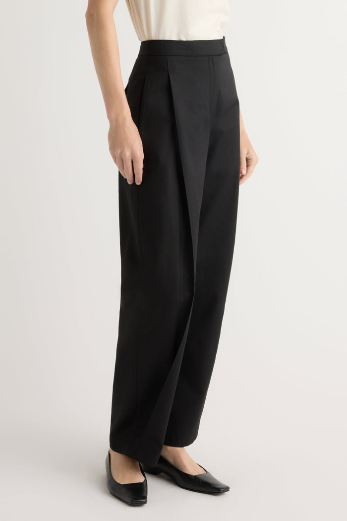 Jess | Lucia Tailored Barrel-Leg Pant in Size Small