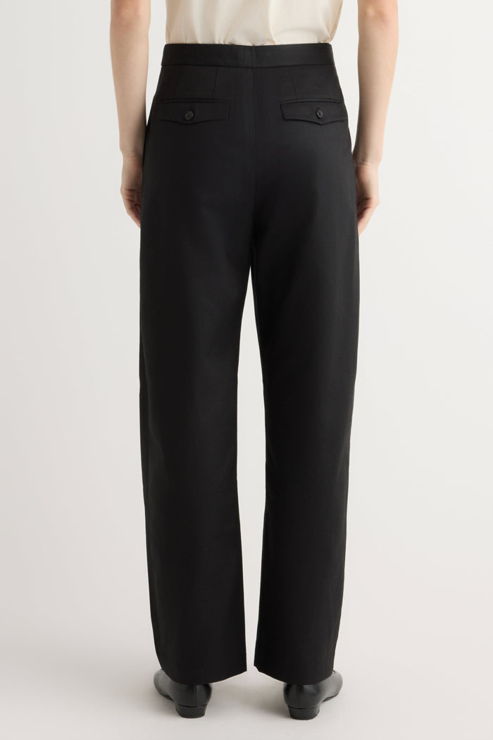 Jess | Lucia Tailored Barrel-Leg Pant in Size Small
