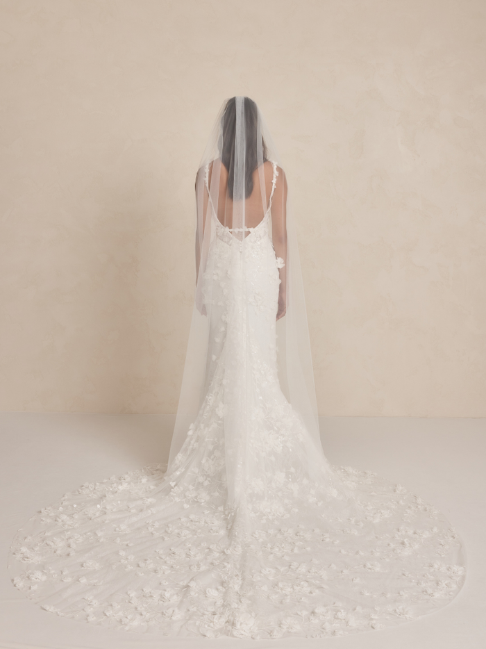MIRANDA VEIL