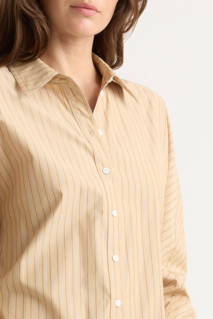 Renée | Phoenix Cinch-Waist Back-Button Shirt in Size Small