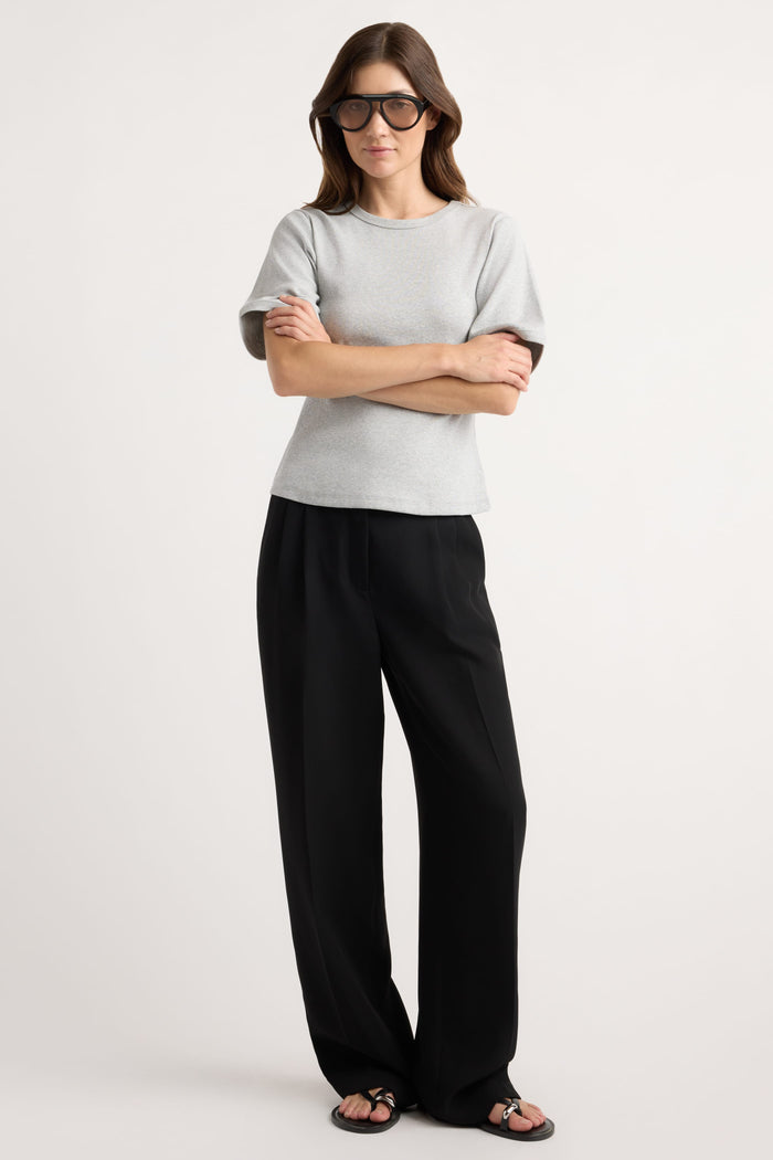Renée | Reanne Ribbed Sculpted Crew-Neck Tee in Extra Small