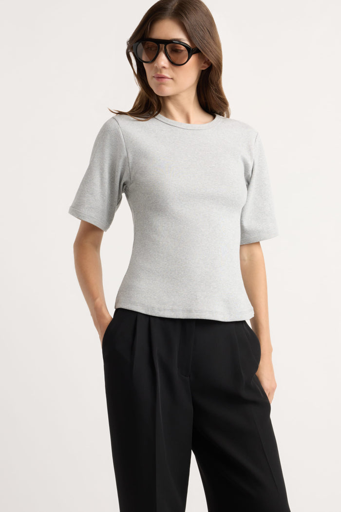 Renée | Reanne Ribbed Sculpted Crew-Neck Tee in Extra Small