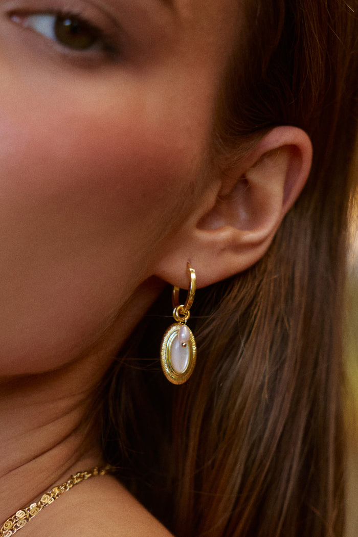 Sorella Earrings in Pearl