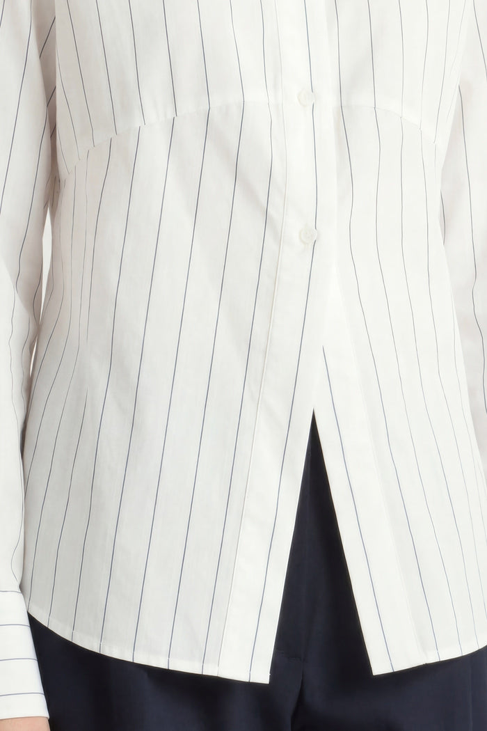 Renée | Tarinah Front-Split Striped Shirt in Size Extra Small