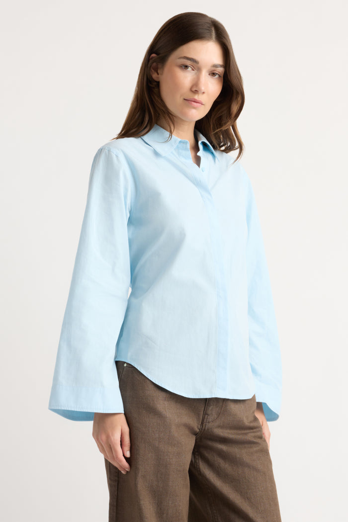 Renée | Theo Relaxed Bell-Sleeve Shirt in Size Small
