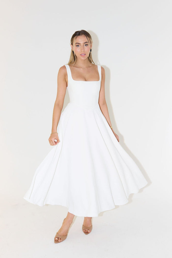 Women Dress Sleeveless V-Neck Pleated Knee Length Fit