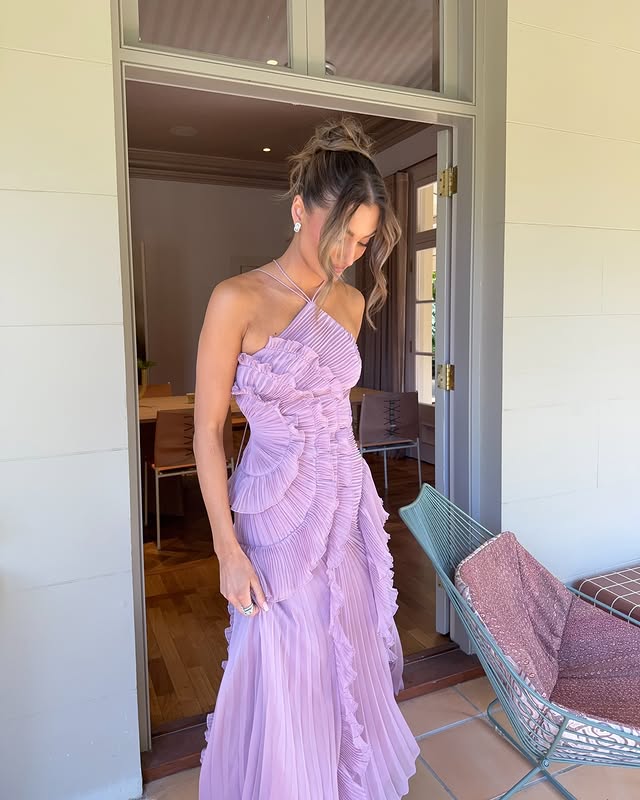 Women Maxi Dress Halter Neck Pleated Full Length Fit