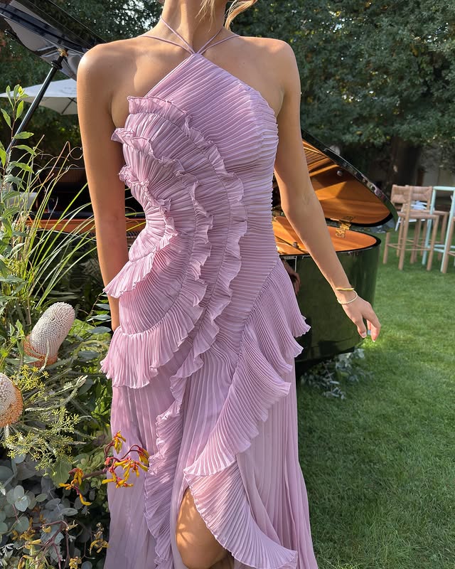 Women Maxi Dress Halter Neck Pleated Full Length Fit